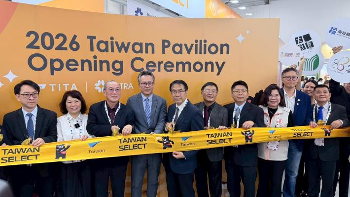 黃偉哲率「臺南隊」進軍新加坡食品展 展場人氣熱絡 多元農產吸引國際買主關注